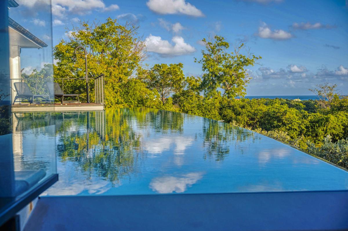 Villa vue mer Sainte Anne Guadeloupe- piscine débordement-4
